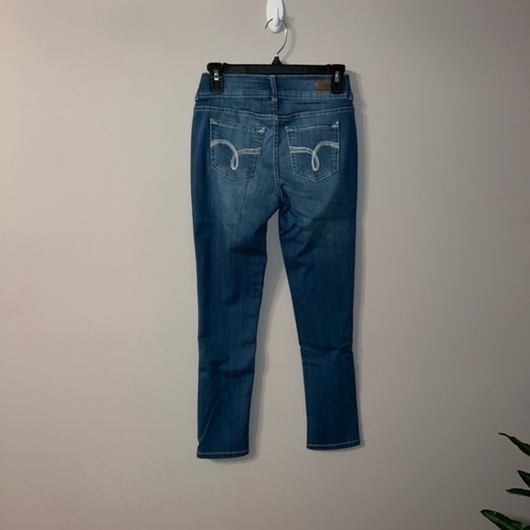 high waisted blue Wallflower Jean size 3 - Picture 2 of 7